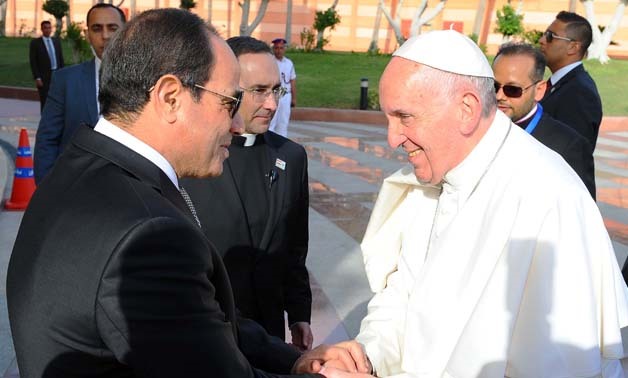 FILE- President Abdel Fatah al-Sisi and Pope Francis at the end of his visit to Egypt - Press photo