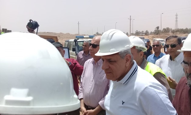 Presidential Assistant for National and Strategic Projects, Mahlab, inspects projects in Aswan – Press photo