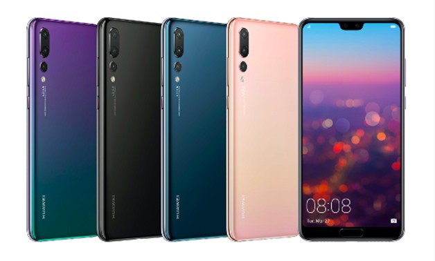 The Huawei P20 Pro features the absolute best battery at a huge 4,000 mAh, it can last for up to 50 hours. 