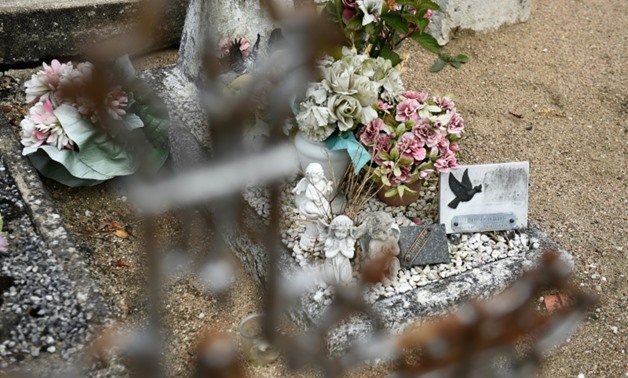 To this day people regularly replace the flowers on her grave, where the unnamed tombstone reads: "Here rests an angel"
