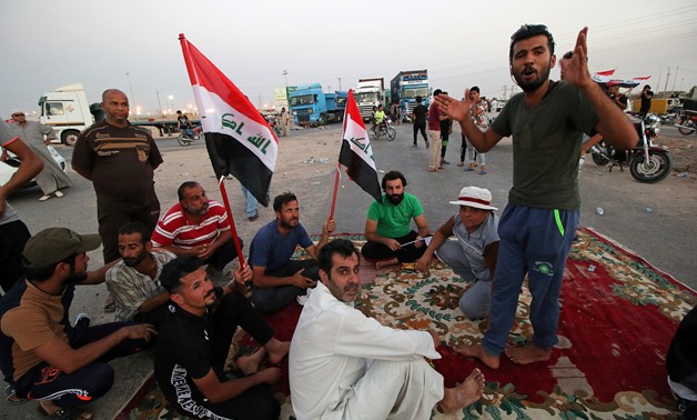 Protesters block the road to Iraq's Umm Qasr port, south of Basra, Iraq July 13, 2018. REUTERS/Essam al-Sudani

