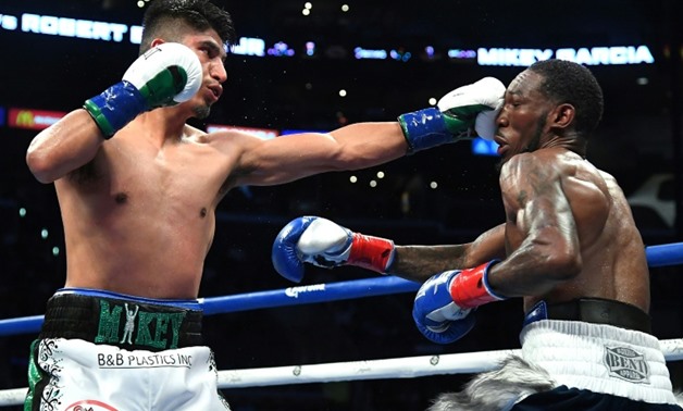 Mikey Garcia (L) retained his WBC title and grabbed Robert Easter's IBF belt with a unanimous decision victory at Staples Center arena
GETTY/AFP / Jayne Kamin-Oncea
