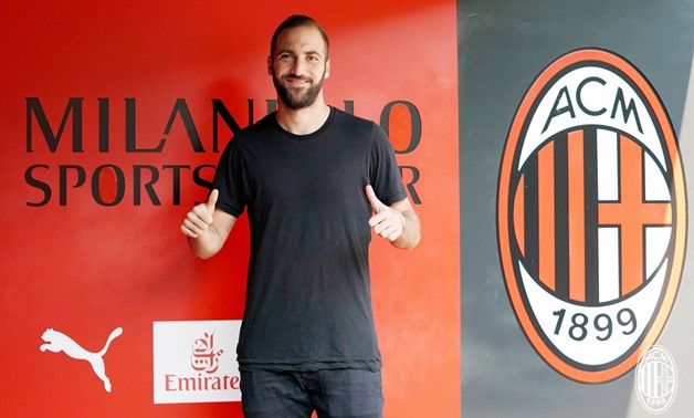 Gonzalo Higuain in AC Milan – Courtesy of AC Milan official Twitter account
