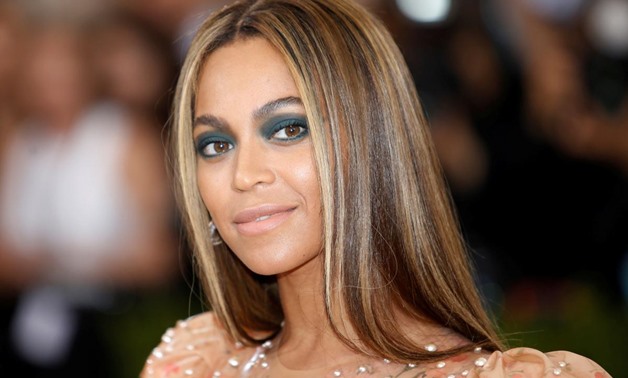 FILE PHOTO: Singer-Songwriter Beyonce Knowles arrives at the Metropolitan Museum of Art Costume Institute Gala (Met Gala) to celebrate the opening of "Manus x Machina: Fashion in an Age of Technology" in the Manhattan borough of New York, U.S., May 2, 201