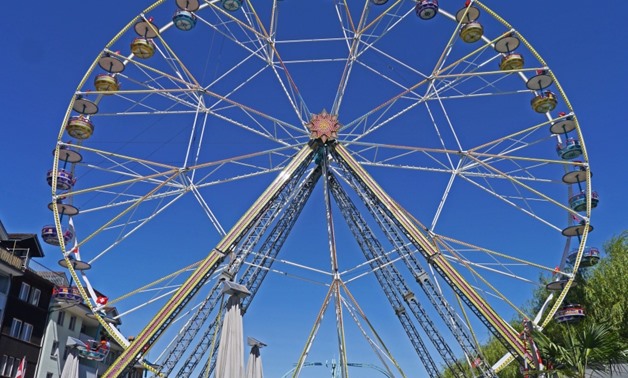 wheel at the amusement park - Courtesy by PIXNIO