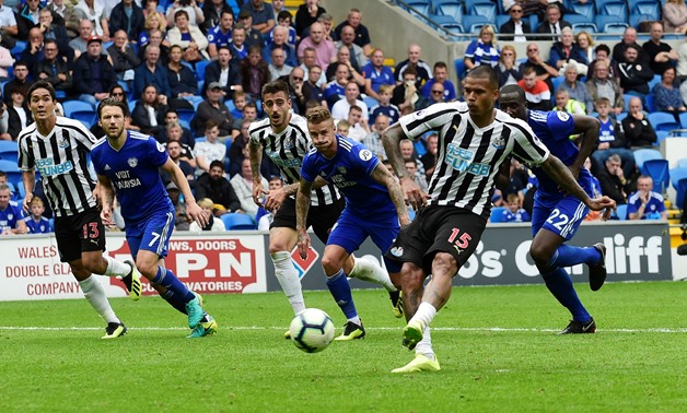 Soccer Football - Premier League - Cardiff City v Newcastle United- Cardiff City Stadium, Cardiff, Britain - August 18, 2018 Newcastle United's Kenedy has his penalty saved by Cardiff City's Neil Etheridge (not pictured) REUTERS/Rebecca Naden 