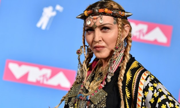 Madonna led an impassioned tribute to Aretha Franklin as the MTV Video Music Awards send Franklin off in style with a blaring rendition of her signature tune "Respect".