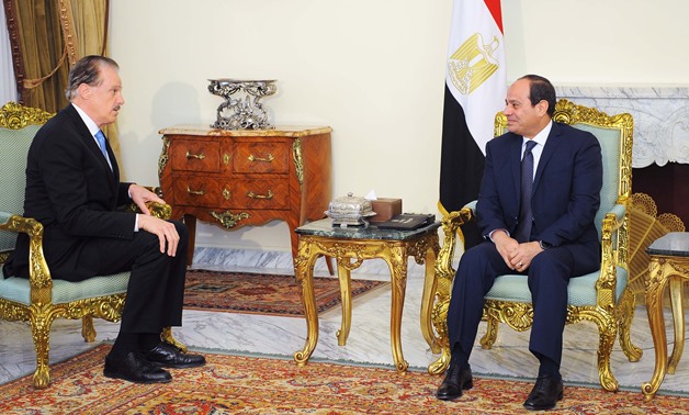 President Sisi (R) meets with US President Trump’s Faith Advisory Board Chairman Mike Evans (L), February, 2018 – Press photo