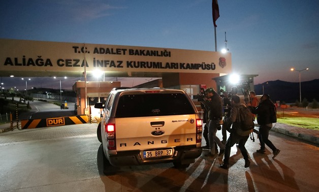 A car carrying U.S. pastor Andrew Brunson enters the Aliaga Prison and Courthouse complex in Izmir, Turkey October 12, 2018. REUTERS/Umit Bektas
