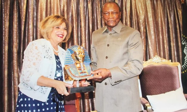 Ambassador Moushira Khattab with Guinean President Alpha Condé _Archive