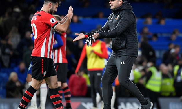 Soccer Football - Premier League - Chelsea v Southampton - Stamford Bridge, London, Britain - January 2, 2019 Southampton manager Ralph Hasenhuttl celebrates with Charlie Austin after the match REUTERS/Toby Melville EDITORIAL USE ONLY. No use with unautho