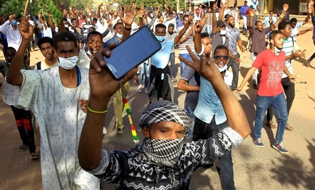 Sudan forces fire tear gas at protesters trying to deliver anti-government petition