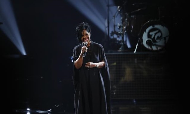 FILE PHOTO: 2018 American Music Awards – Show – Los Angeles, California, U.S., 09/10/2018 – Gladys Knight performs a tribute to Aretha Franklin. REUTERS/Mario Anzuoni.