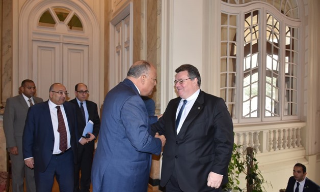 Egyptian Foreign Minister Sameh Shoukri (L) receives Lithuanian Foreign Minister Linas Linkevičius (R) on Wednesday in Cairo - Press photo