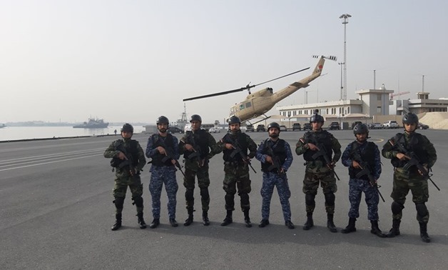  Egyptian and Bahraini naval and air troops in Bahrain.- Press photo