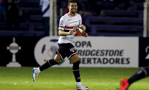 FILE PHOTO: Alexandre Pato of Brazil's Sao Paulo celebrates after scoring a goal against Uruguay's Danubio during a Copa Libertadores soccer match in Montevideo, April 15, 2015. REUTERS/Andres Stapff
