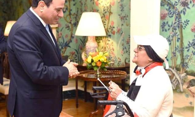 President meets Egyptian ‘ideal mother’ in U.S. upon her request - Press photo
