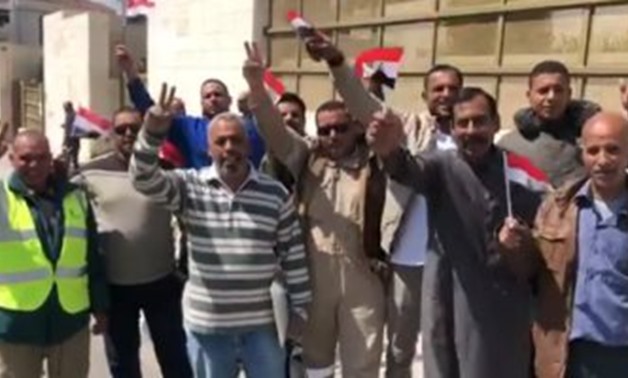 The Egyptian expatriates in Jordan have started to vote in the referendumز
