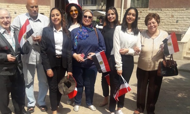 Women voting in the referendum on April 20, 2019