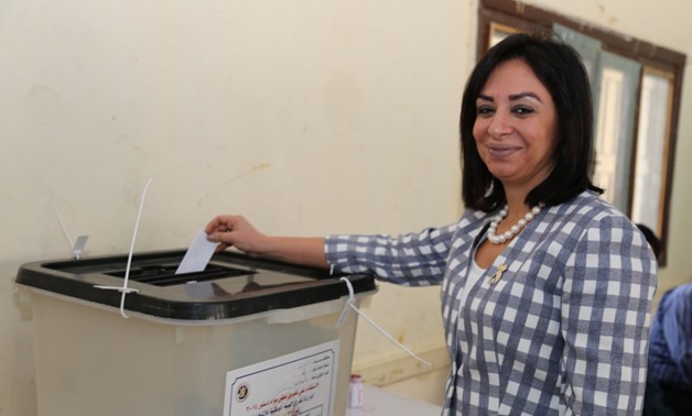 NCW head Maya Morsi casts her vote in constitutional referendum – Press photo