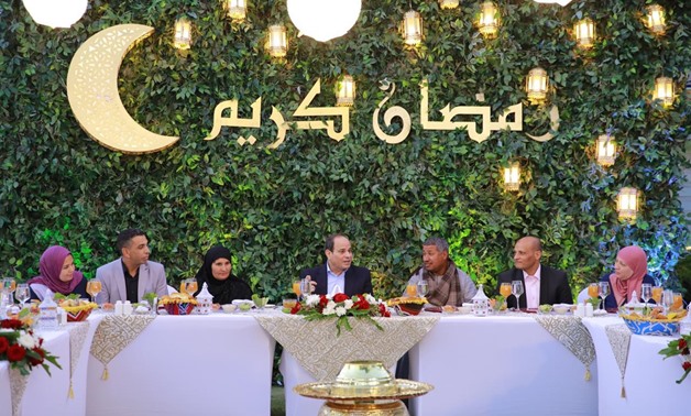 President Abdel Fattah El Sisi is having Iftar on Sunday, May 19, with citizens - press photo