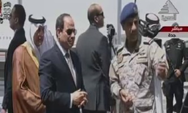 A screenshot of a video showing Colonel Turki al-Maliki speaks with President Sisi on the Arab Coalition Forces’ military operation against Iran-backed Houthis in Mecca
