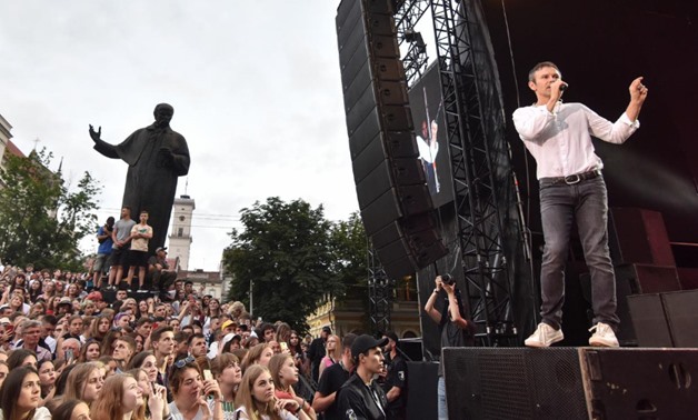 Sviatoslav Vakarchuk, Ukrainian musician and frontman of a popular rock band Okean Elzy and head of political party "Voice", attends a pre-election rally and a concert in Lviv, Ukraine June 18, 2019. REUTERS/Pavlo Palamarchuk
