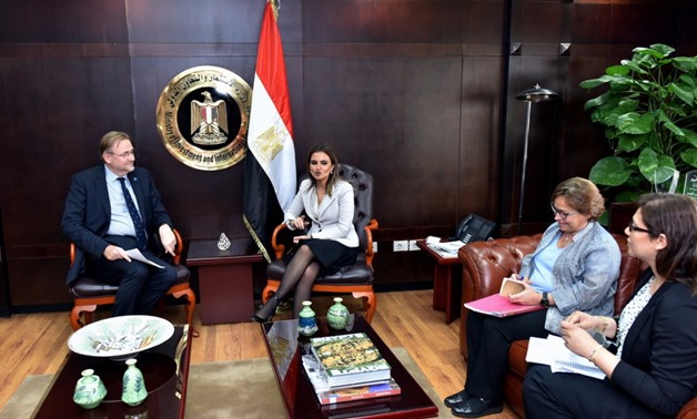 Minister of Investment Sahar Nasr (R), UN Resident
 Coordinator in Egypt Richard Dictus (L) During the 
 meeting - Press photo