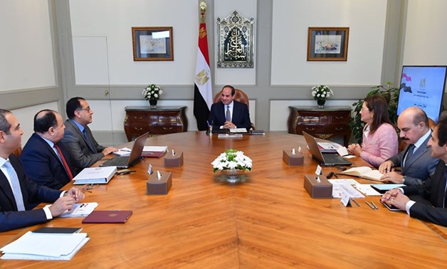Egyptian President Abdel Fattah al-Sisi followed up on the progress of economic indicators in a meeting with the prime minister and ministers of planning and finance on Saturday - Press photo