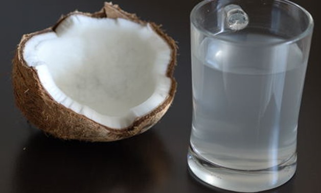 File:Fresh coconut water - Wikipedia commons 