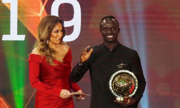 Senegal's Sadio Mane receives the African footballer of the year award. REUTERS/Amr Abdallah Dalsh
