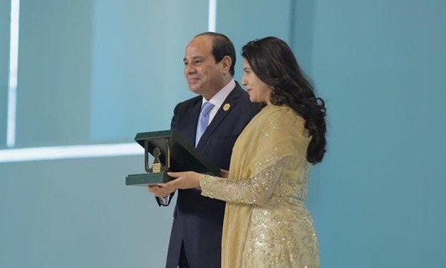 Harbeen Aroura with Sisi- Press Photo
