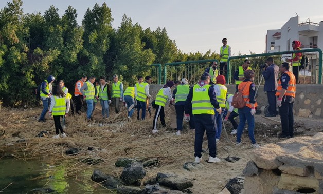 "Youth Love Egypt foundation" organized a clean up campaign to clean the International youth house in beaches area overlooking El-Temsah Lake