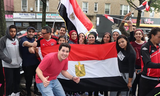 Members of the Egyptian community in the US prepare for a rally outside the White House: Photo taken by Egypt Today