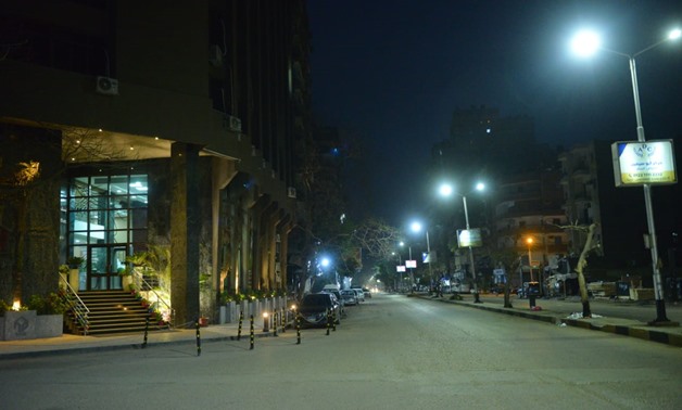 Streets of the capital void of citizens after 7 p.m. - Egypt Today 
