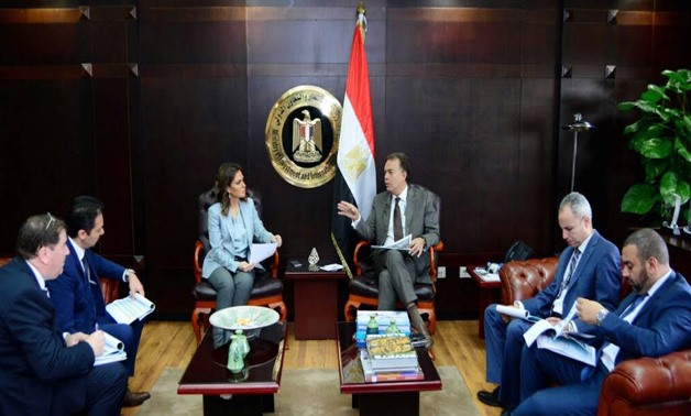 Minister of Investment Sahar_Nasr (L), Minister of Transport Hesham Arafat (C) and CEO of General Electric North East Africa Ayman Khattab (R) - Press