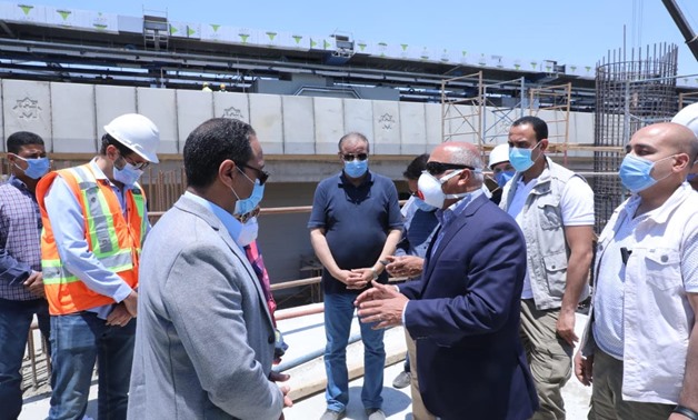 Transport Minister Kamel el Wazer inspected the renovation and maintenance work being carried out at the ring road - Press Photo