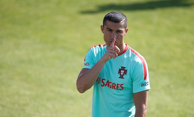 Portugal's national soccer team player Cristiano Ronaldo attends a training session / REUTERS