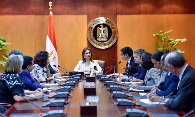 Minister of Investment Sahar Nasr speaking to members of the World Bank delegation - Press photo