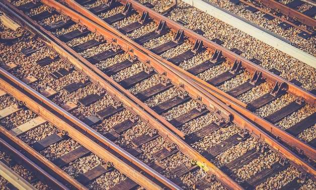 Railroad tracks - CC via Unslpash - Mike Enerio