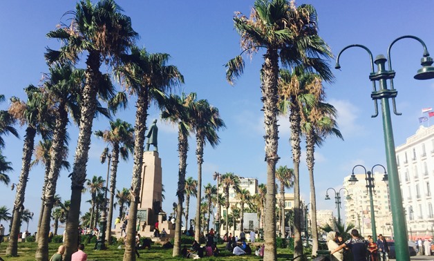 Alexandria, Saad Zaghloul Square fills up with picnics during Eid al-Fitr – Monika Sleszynska