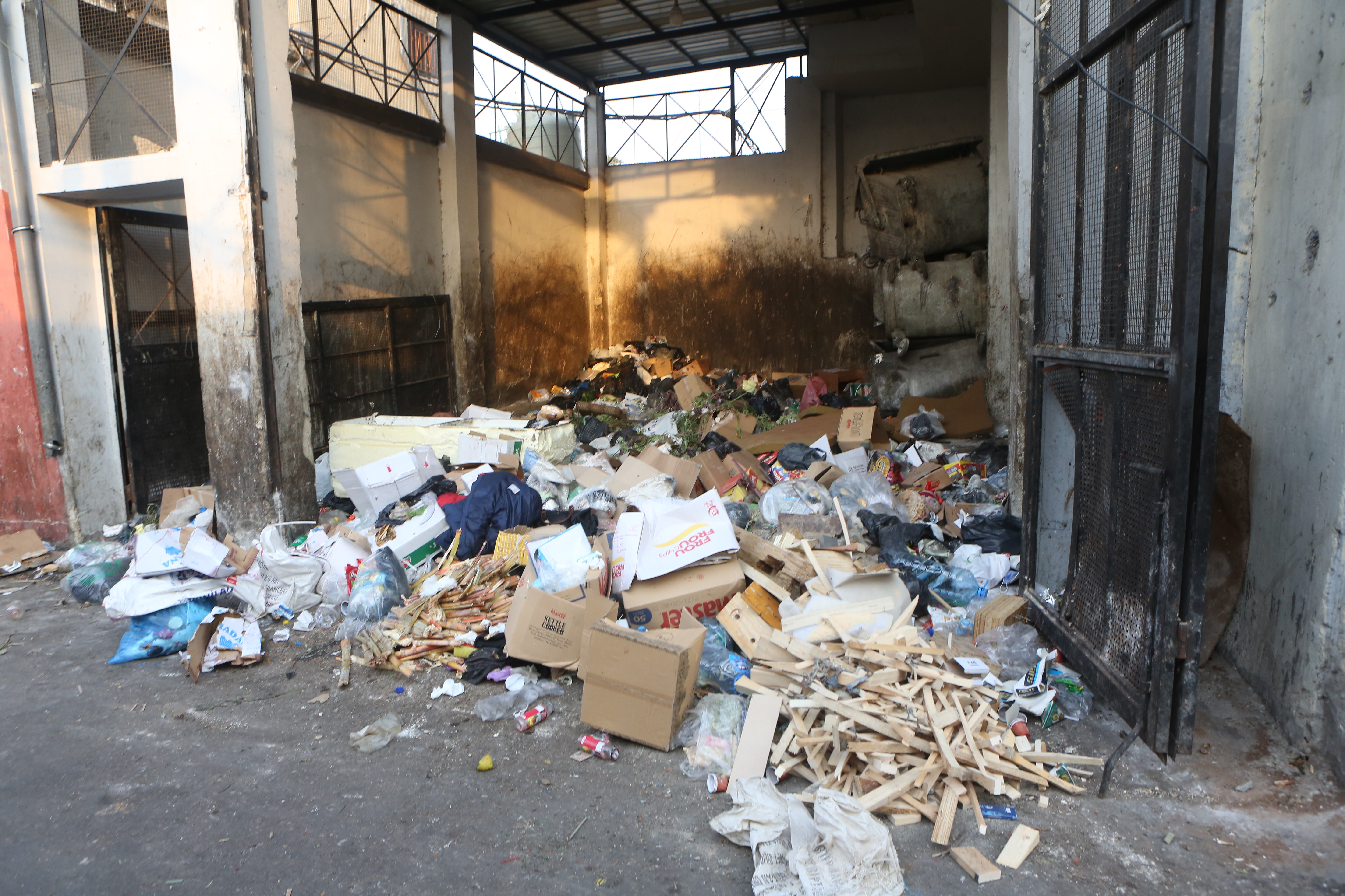Piles of garbage inside the Ain El-Helweh camp