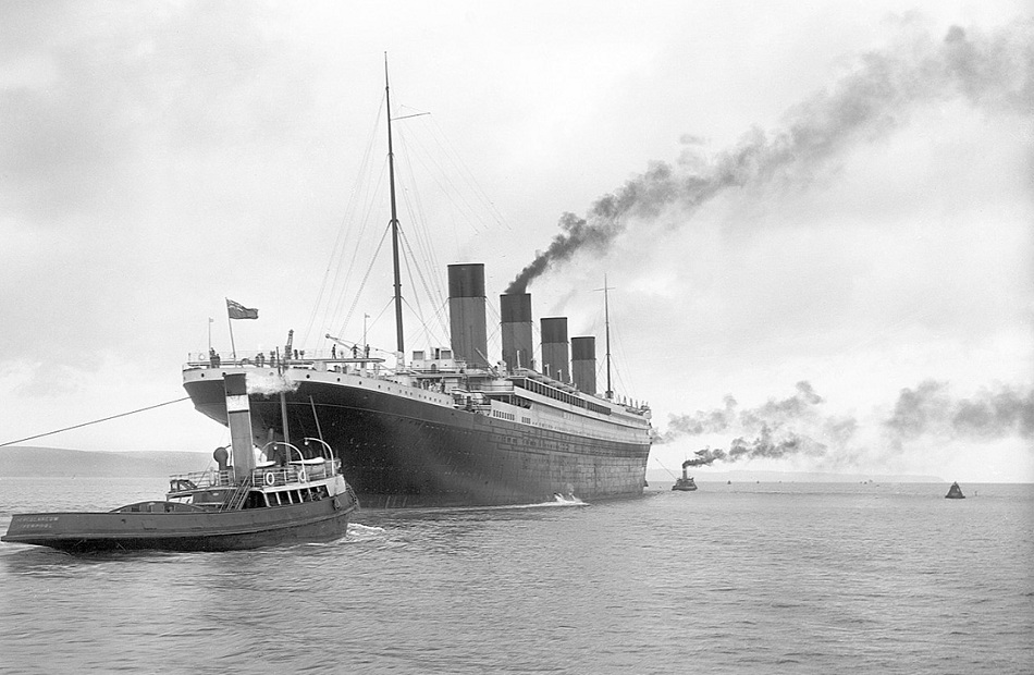 RMS Titanic - social media
