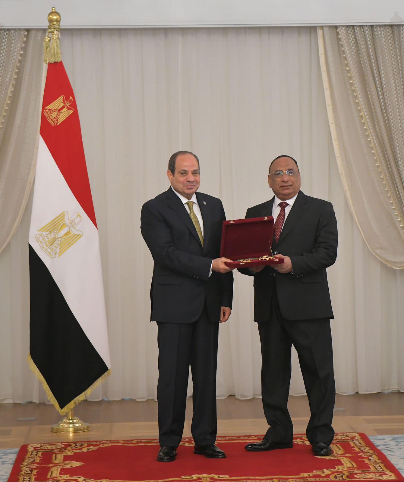 Sisi bestows the Order of the Republic upon former head of State Lawsuits Authority Sisi bestows the Order of the Republic upon former head of State Lawsuits Authority