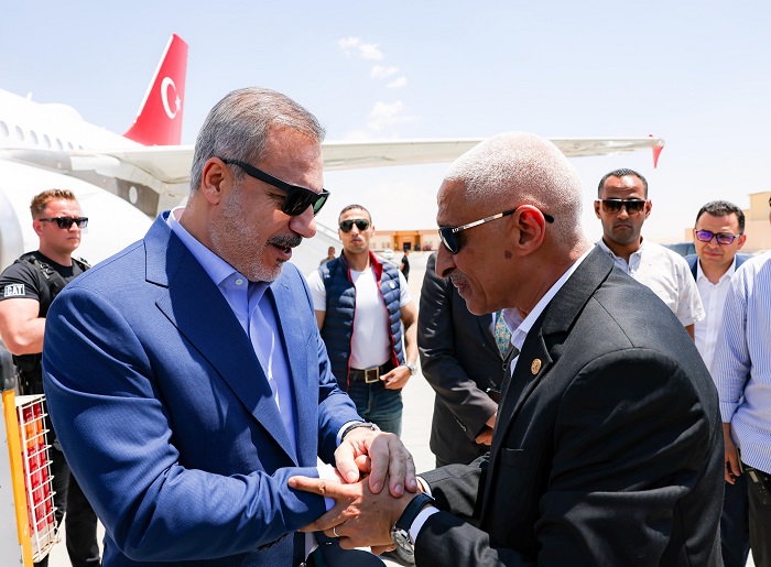 Photos- Turkish FM visits North Sinai, tours Rafah border crossing 3 Photos- Turkish FM visits North Sinai, tours Rafah border crossing 3