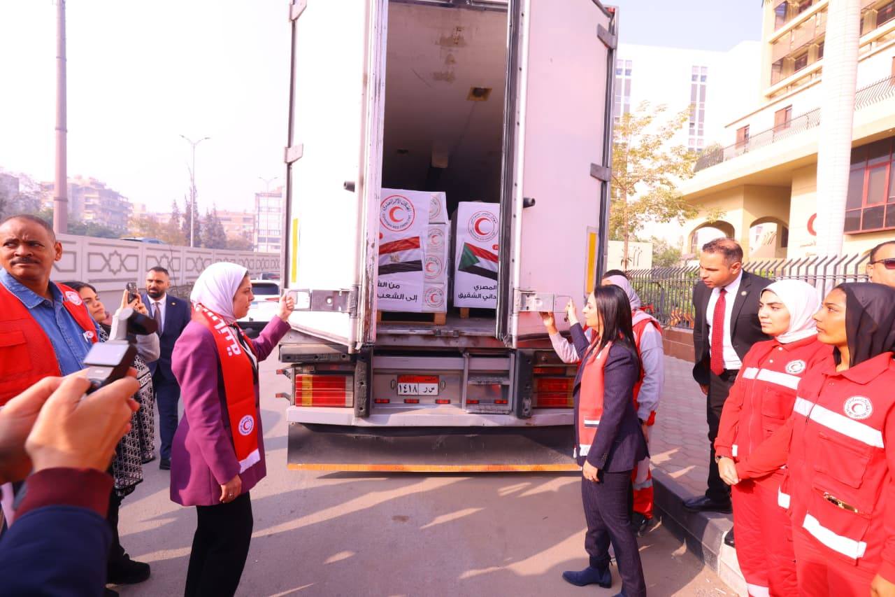 Egypt sends first overland aid convoy to Sudan since war 1 Egypt sends first overland aid convoy to Sudan since war 1