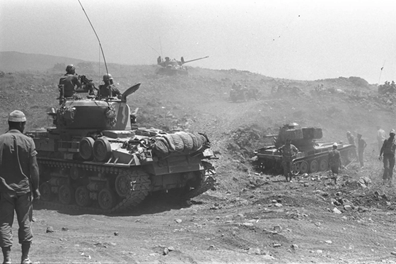 tanks-Israeli-Golan-Heights-Six-Day-War-Arab-June-10-1967_jpg tanks-Israeli-Golan-Heights-Six-Day-War-Arab-June-10-1967_jpg