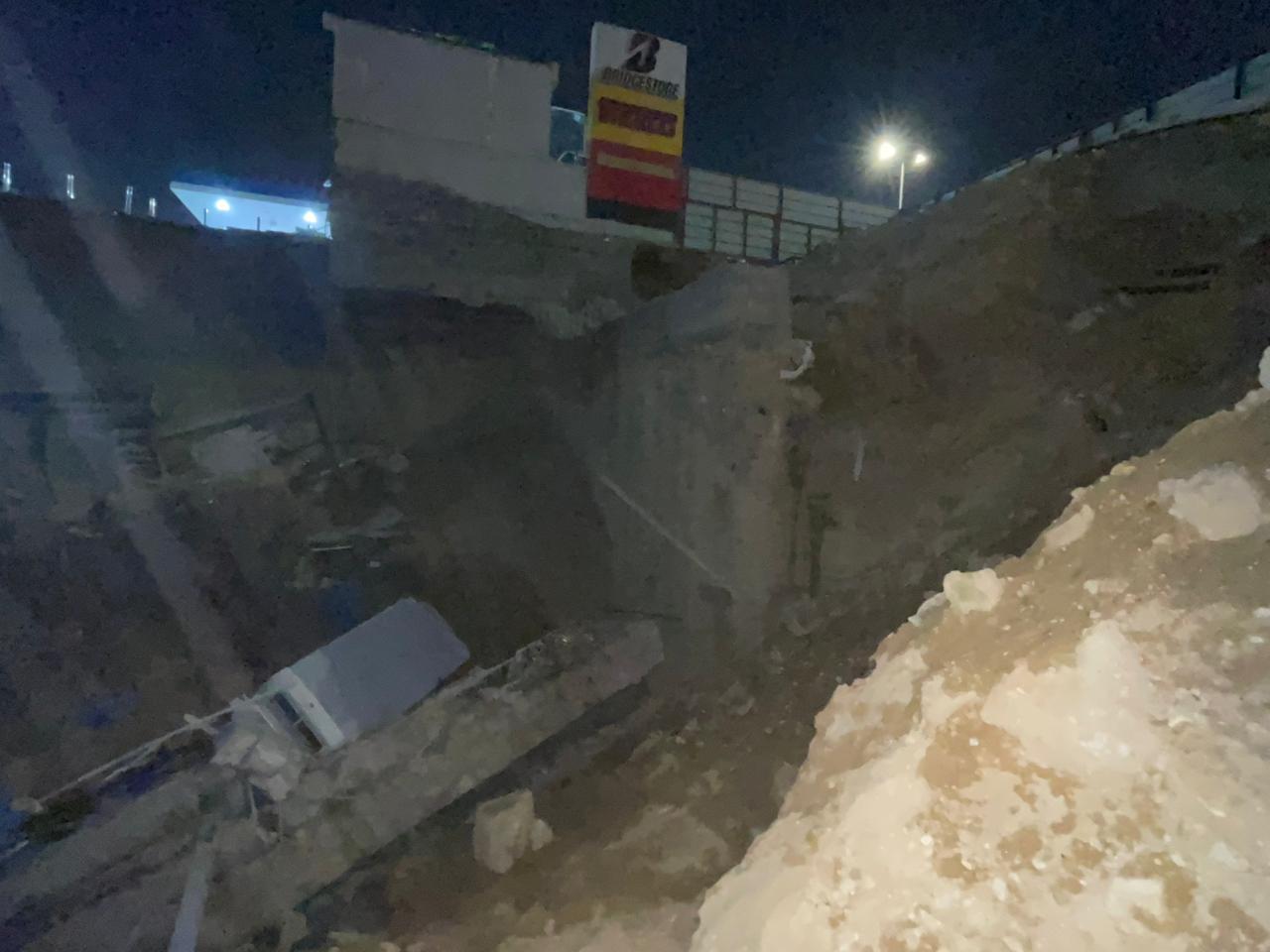 Ground collapse in New Cairo fuel station Ground collapse in New Cairo fuel station