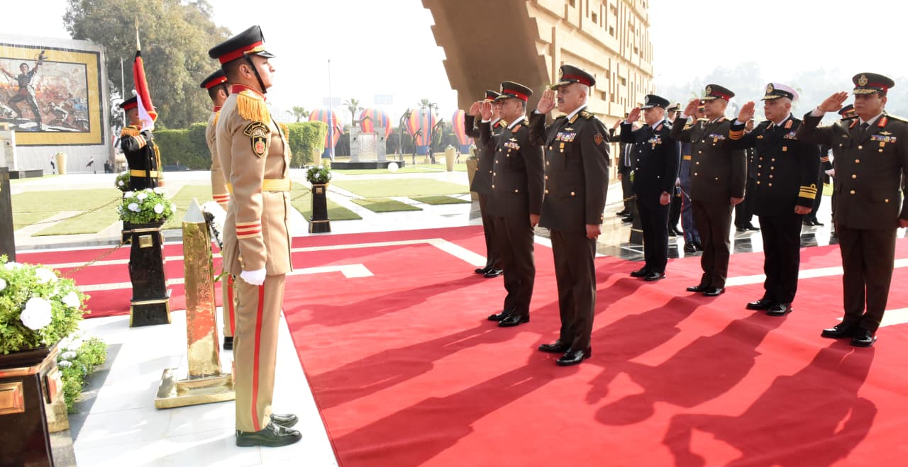 Defense minister leads wreath laying ceremony on Martyrs Day Defense minister leads wreath laying ceremony on Martyrs Day