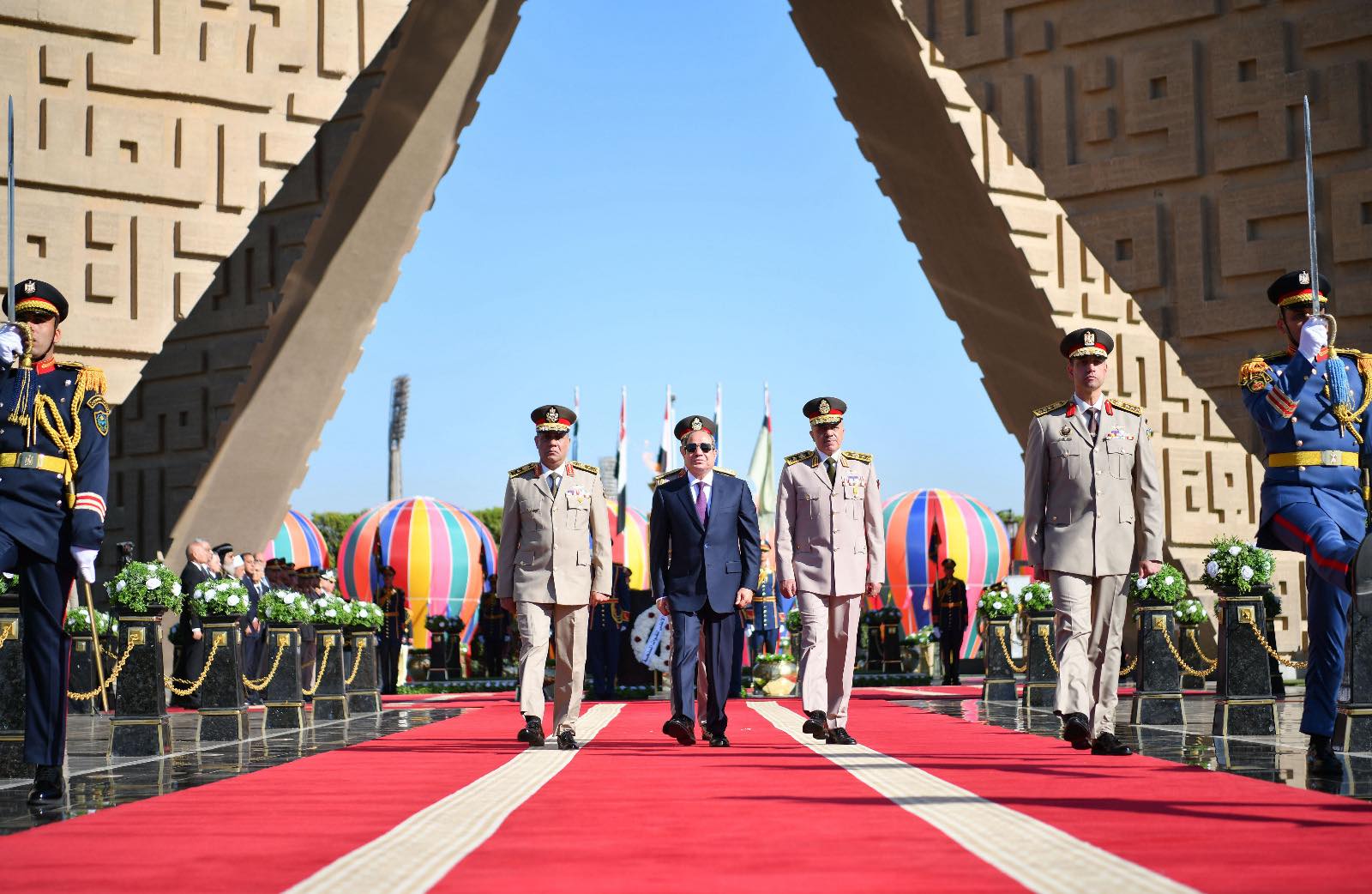 Sisi lays wreath at the Armed Forces memorial and Sadat tomb 4 Sisi lays wreath at the Armed Forces memorial and Sadat tomb 4